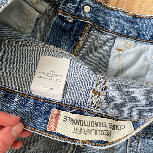 Levi’s Jean Shorts - Picture 3 of 3